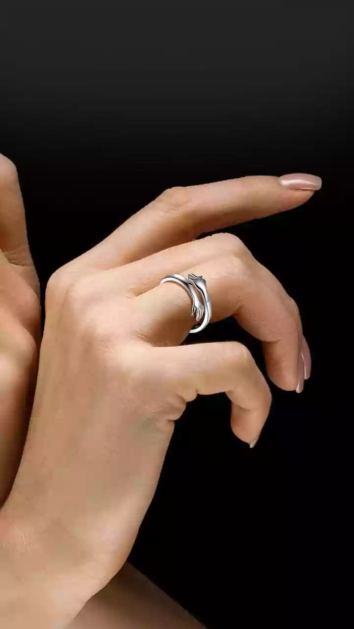 Elevate Your Everyday: Discover Greece's Chic Women's Ring Collection