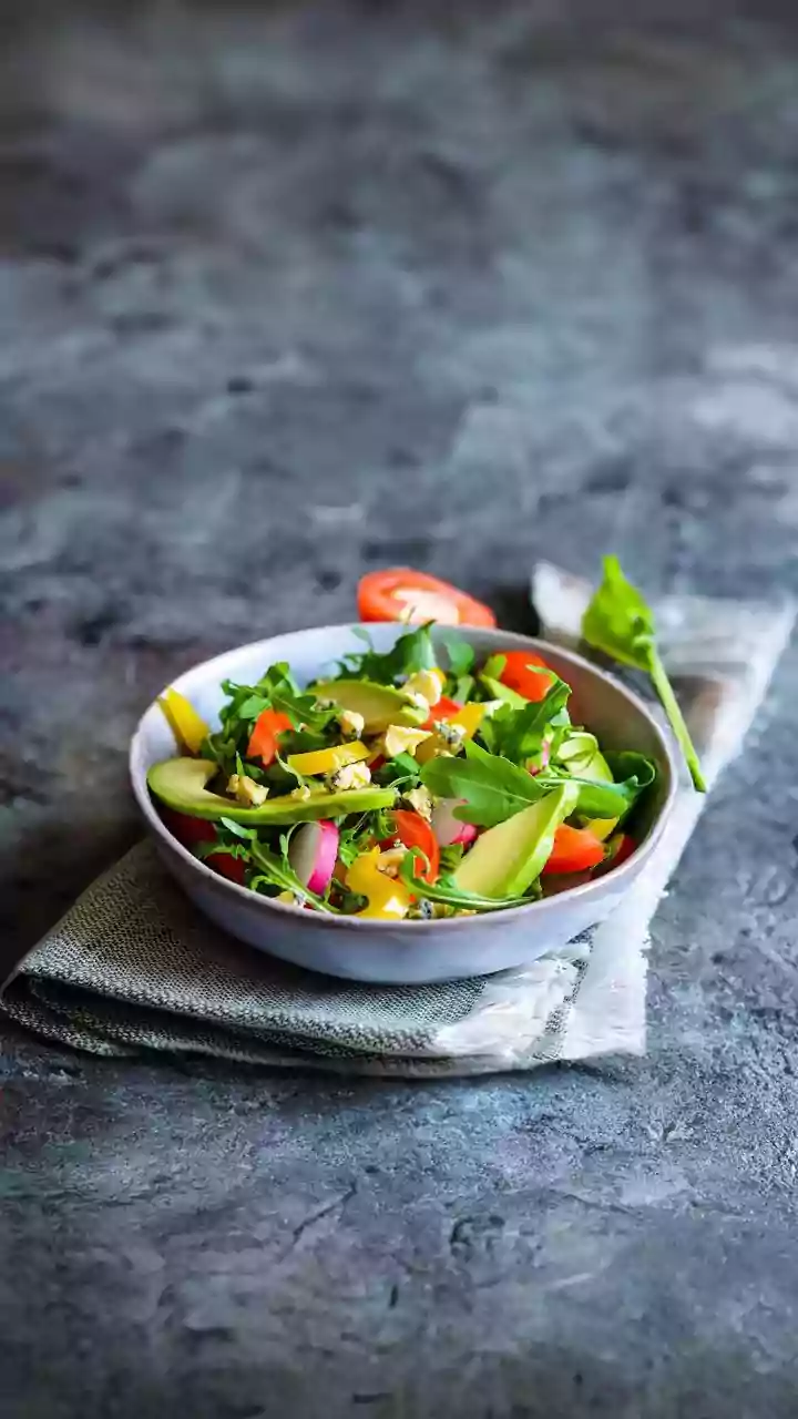 Salad Smarts: Debunking 5 Common Myths for a Healthier Plate