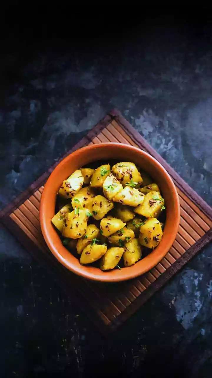 A Guide to Navratri Sweet Potato Chaat: The Steps for Preparing a Navratri Snack Bowl