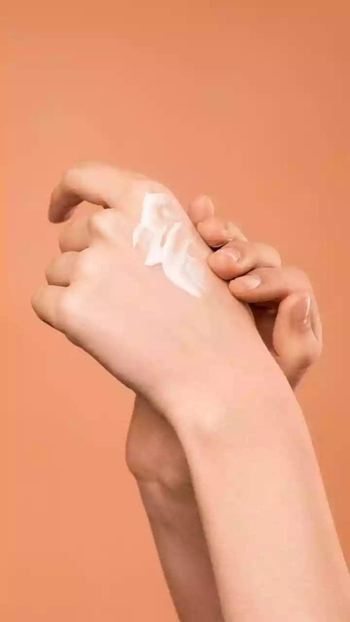How To Use Primers And Moisturisers Safely Before Heavy Festive Makeup