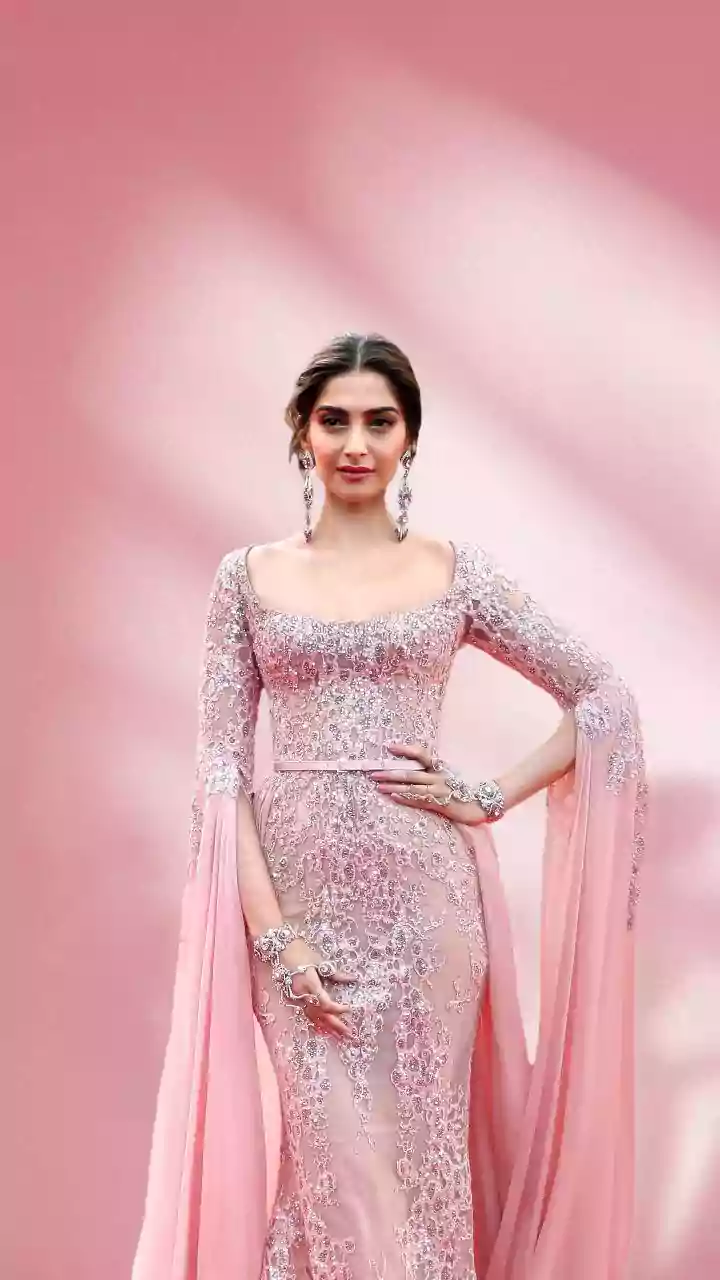 Sonam Kapoor Sends Birthday Wishes To ‘Darling’ Anshula Kapoor: ‘Love You My Angel Sister’