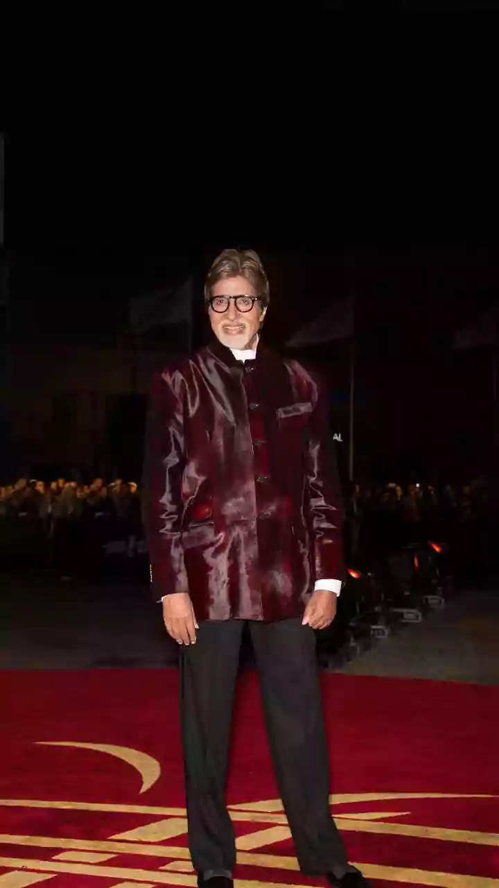 Amitabh Bachchan Brings His Unmatched Swag To Red Carpet, Greets Fans With ‘Namaste’
