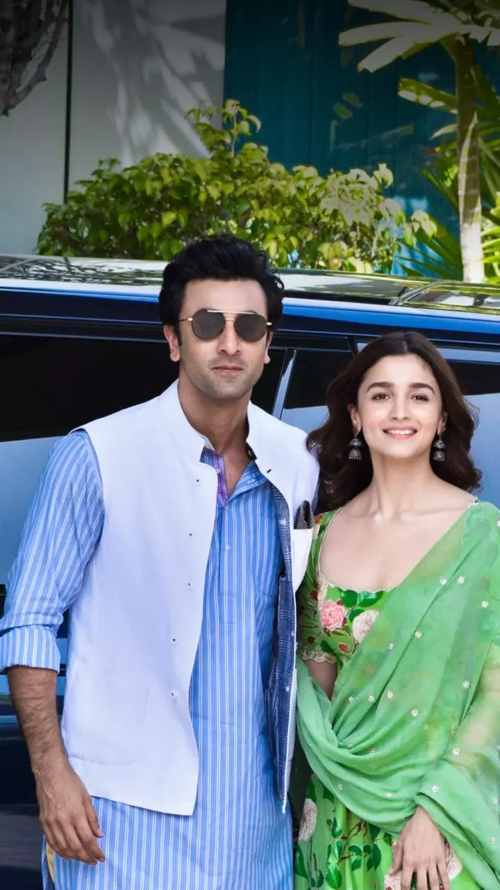 Bhatt and Kapoor pledge to renovate 20 Mumbai schools