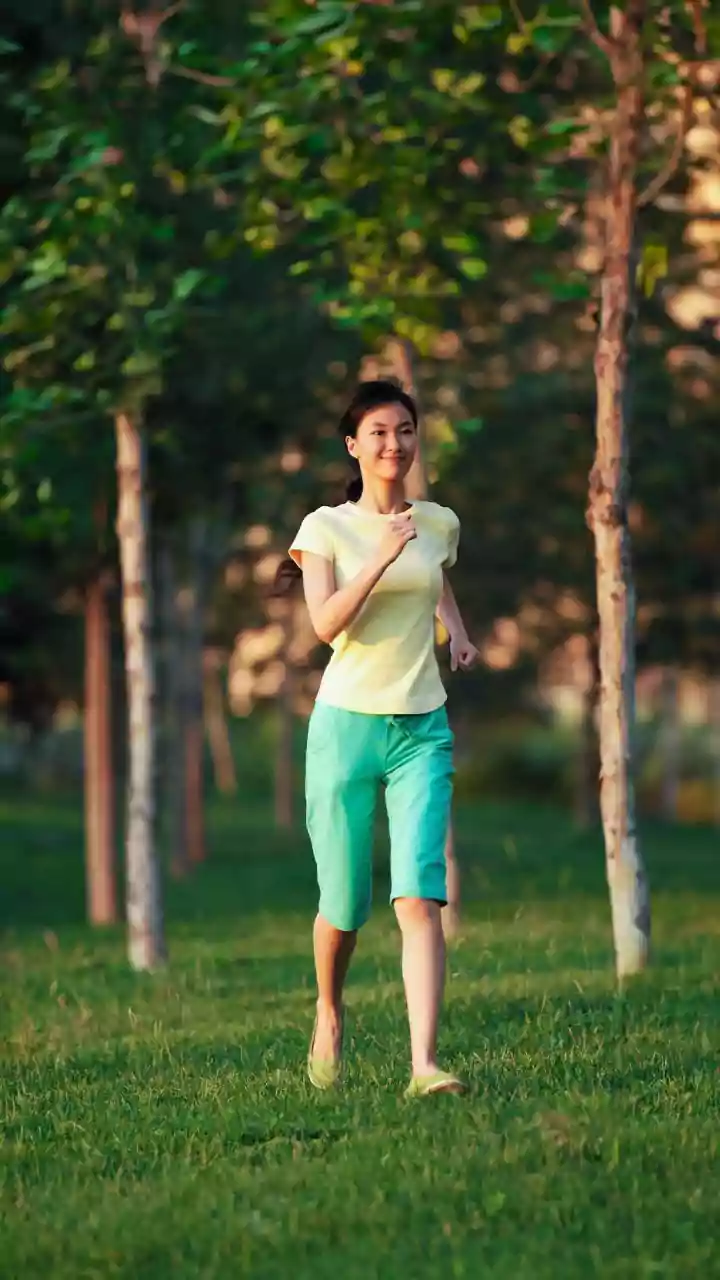Ditch Generic Workouts For Posture Correcting Barefoot Grass Runs