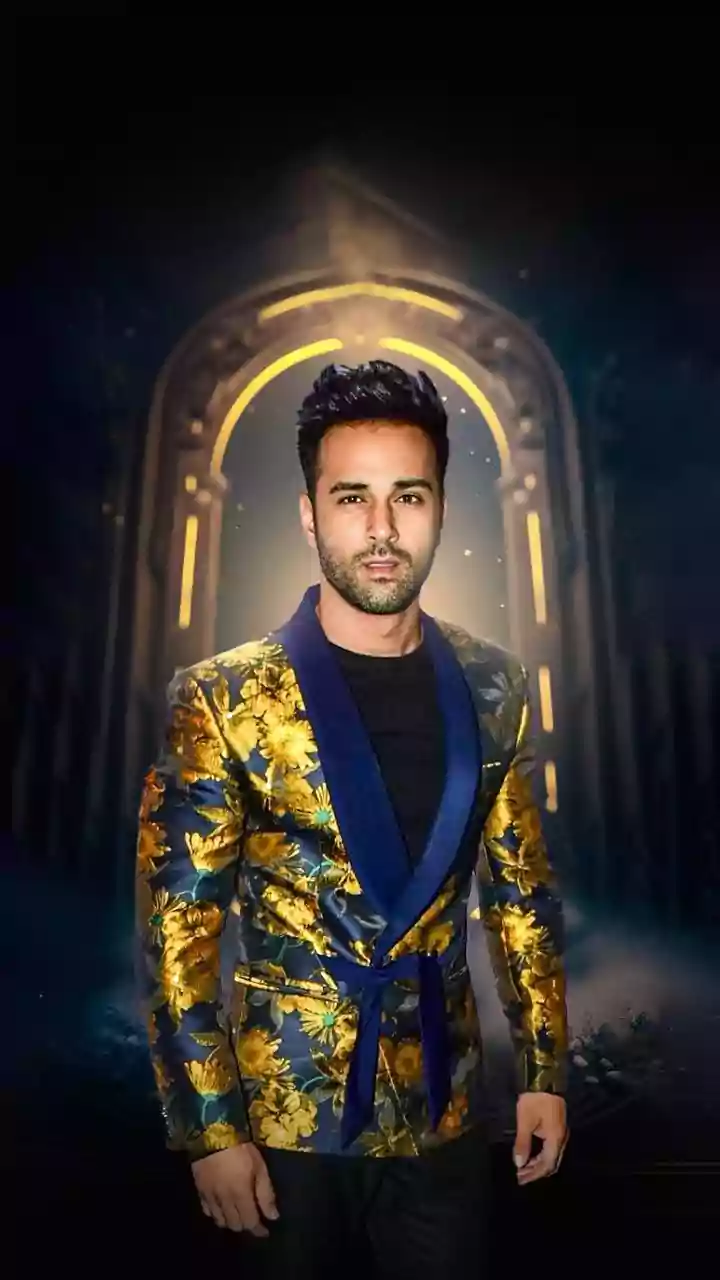 Pulkit Samrat’s Lime-Green Layered Airport Outfit Is Effortlessly Cool