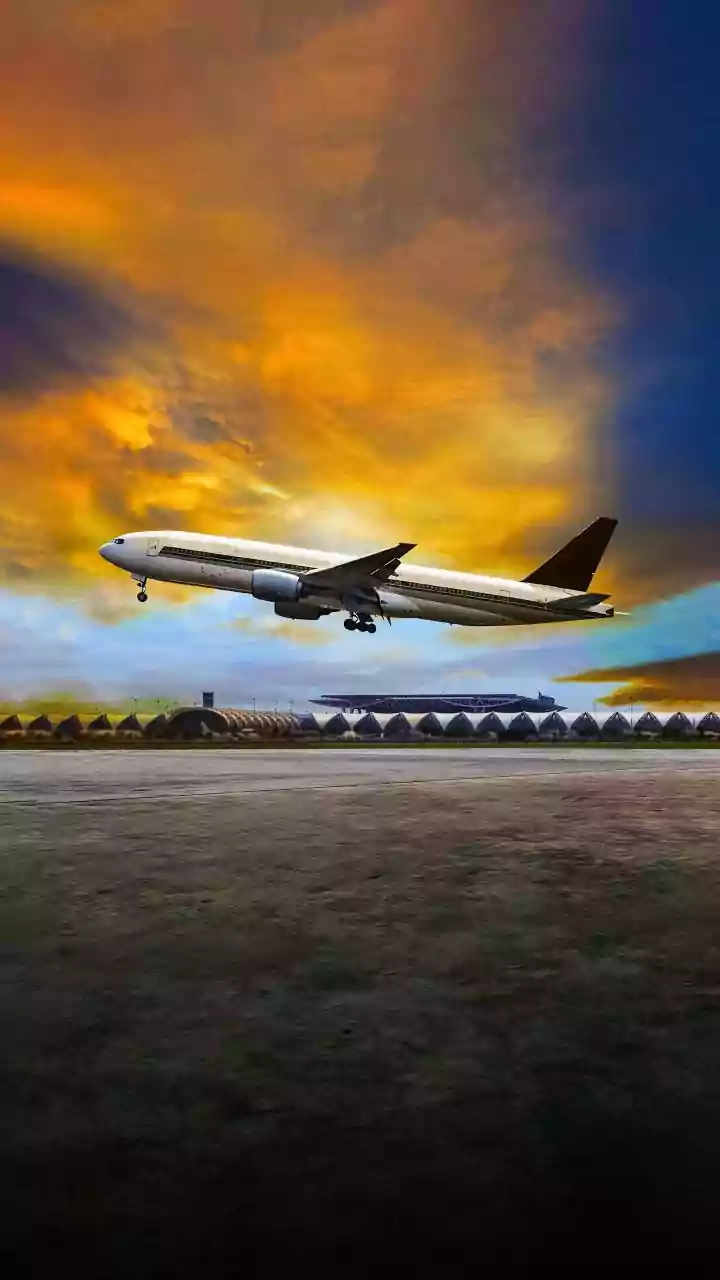 Delhi Airport Issues Passenger Advisory Amid Fog; Flight Operations Continue Normally