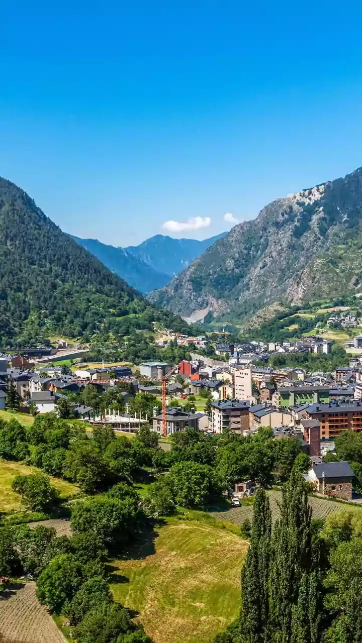 5 Countries Without Airports: Where Travel Still Happens!