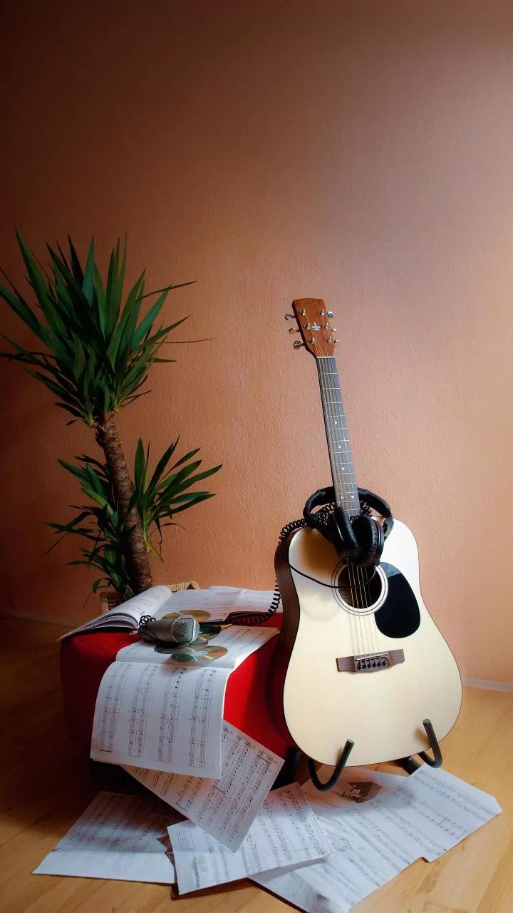 Bernadya Melepas Galau Lewat Lagu "Kita Buat Menyenangkan"