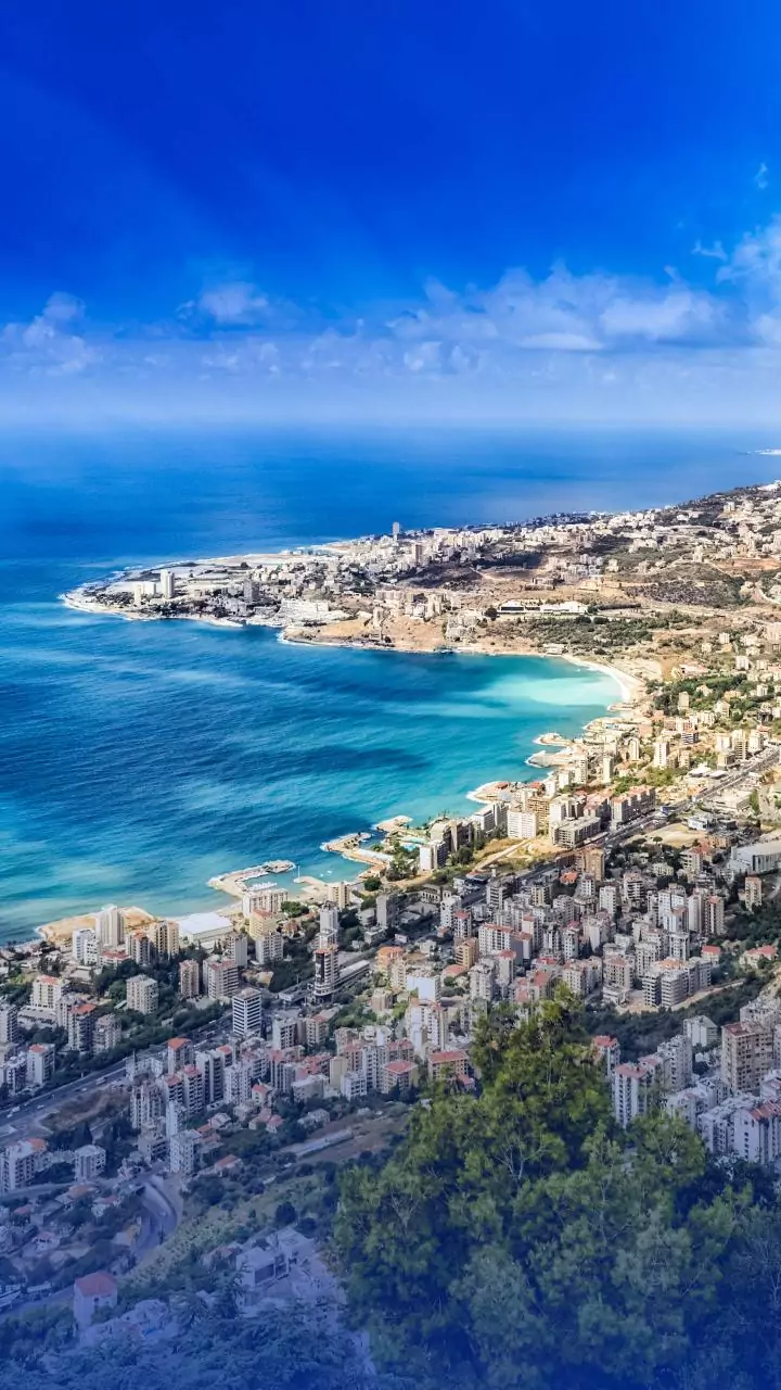 Warm weekend start—heat may slow you down.