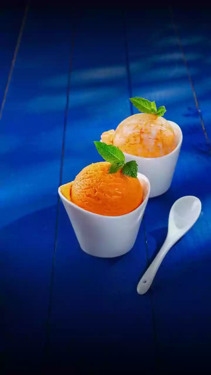 Bengaluru's Heatwave Hero: Man's Ice Cream Giveaway Melts Hearts Online