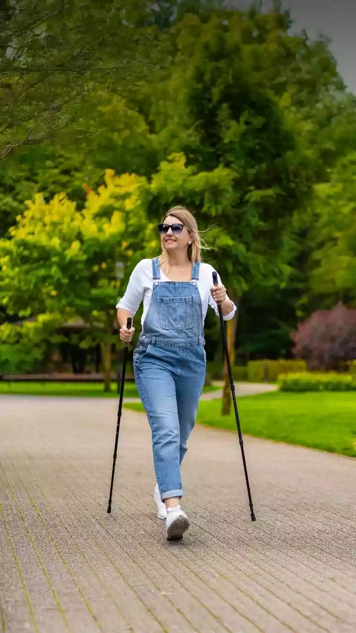 62-year-old woman who could not stand walks again after complex surgery