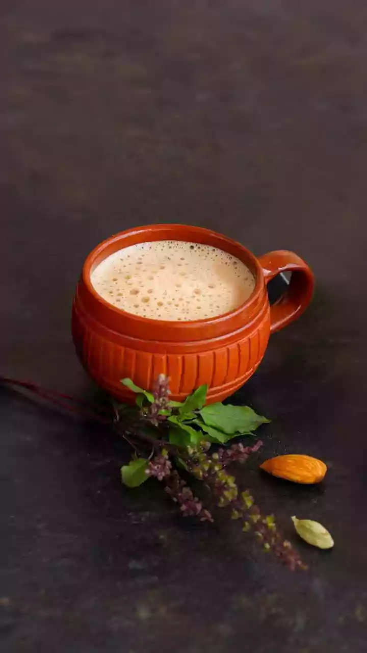 Why Cold-Brewing Single-Estate Leaves With Tulsi And Lemongrass Retains Clean Tea Aromas