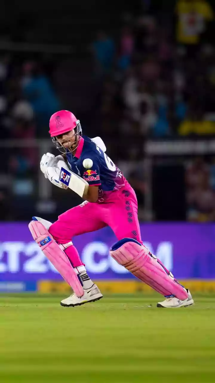 Twitter reacts to Rajasthan Royals' batting collapse in powerplay, hope for Riyan Parag’s captain’s knock