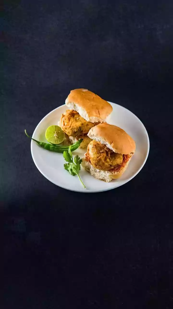 Why Indian Street Food Destinations Draw Millennial Travellers In Search Of Regional Flavours