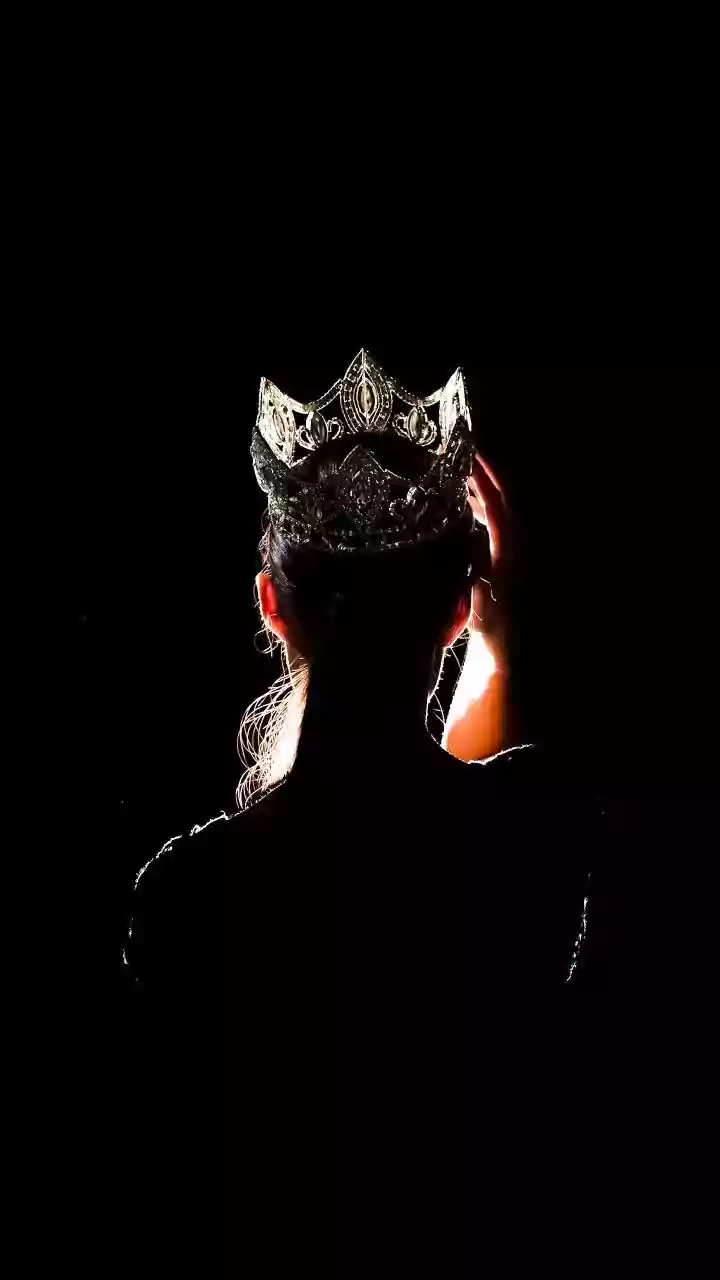 Unlocking Your Inner Queen: Birth Dates That Radiate Regal Energy