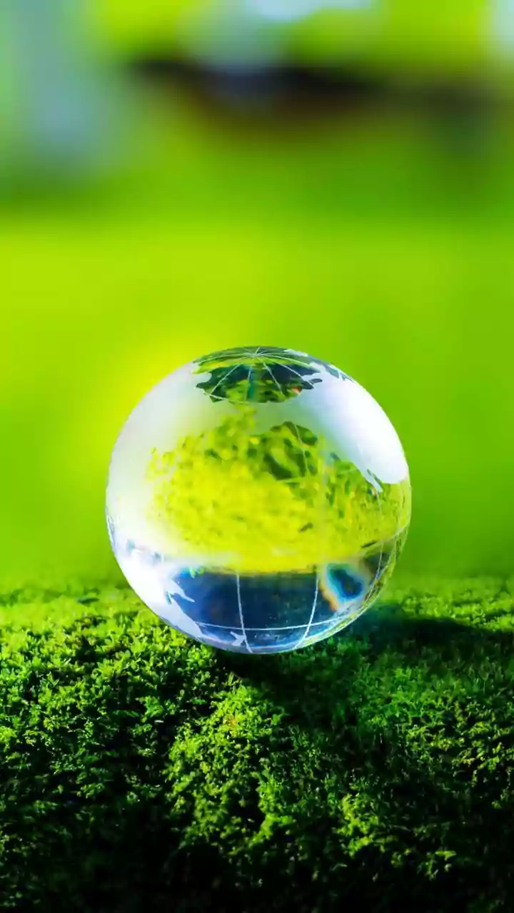 A 2°C Month Would Reflect Natural Variability Layered on Human-Caused Warming
