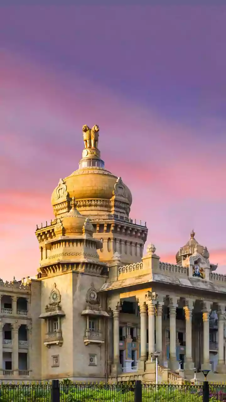 Shivakumar downplays meeting with Kharge amid talks of CM change