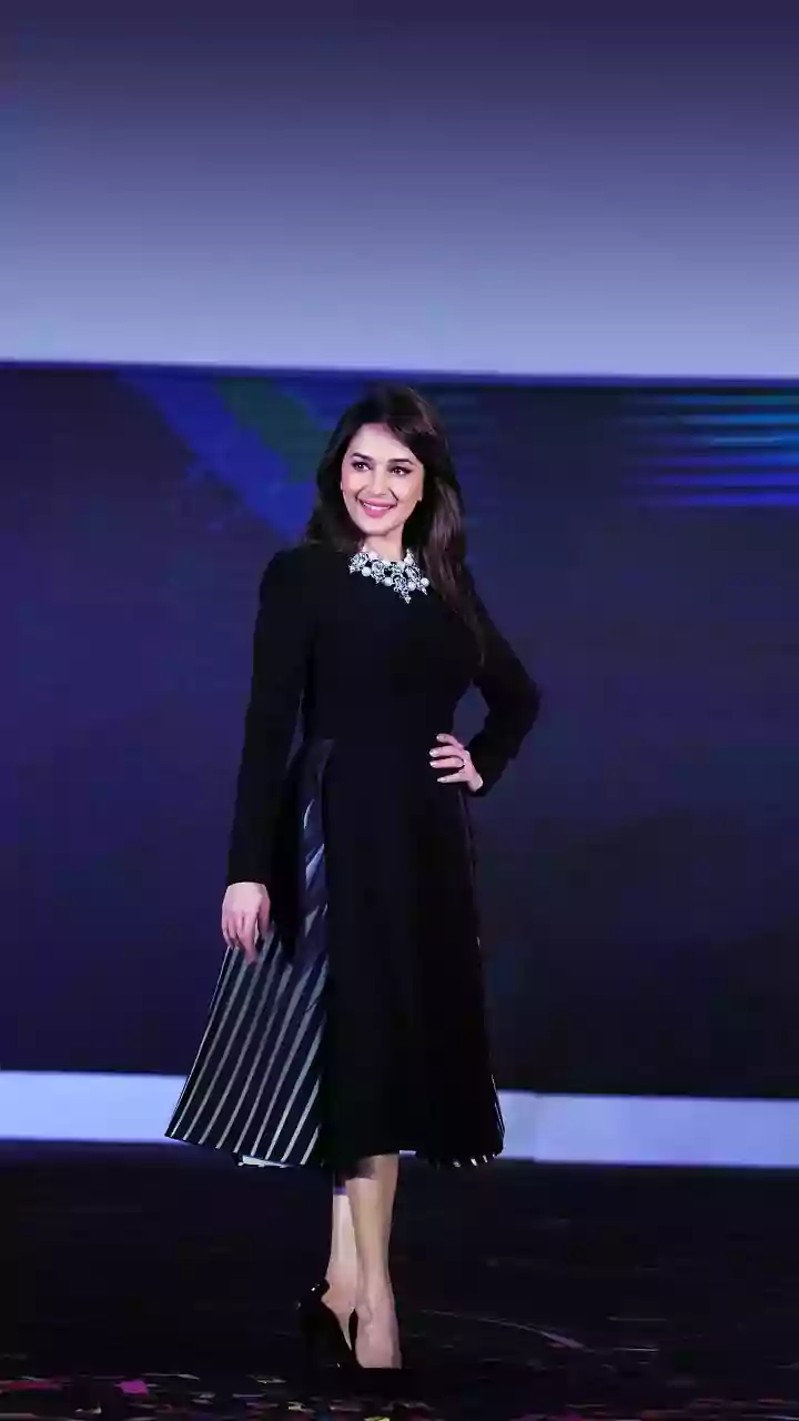 Styling Madhuri Dixit Sarees: How Madhuri Dixit Brings Colour to Navratri Saree Fashion