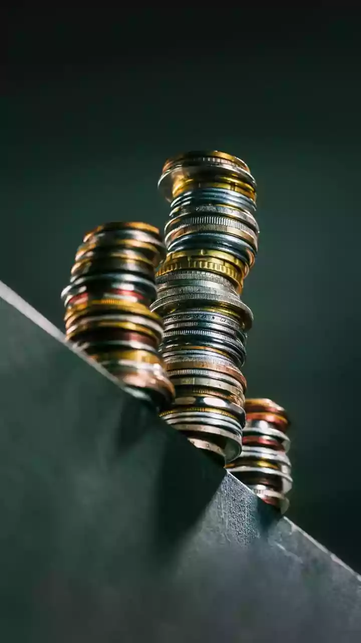 Rupee Slips Below 90 Against Dollar Amid Weak Manufacturing Data, FII Outflows, And Strong Greenback Pressure