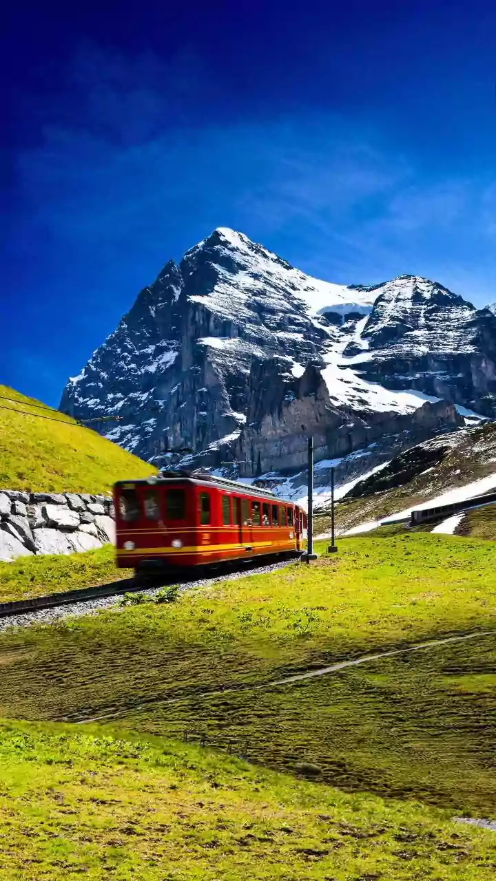 5 Enchanting Mountain Train Journeys in India