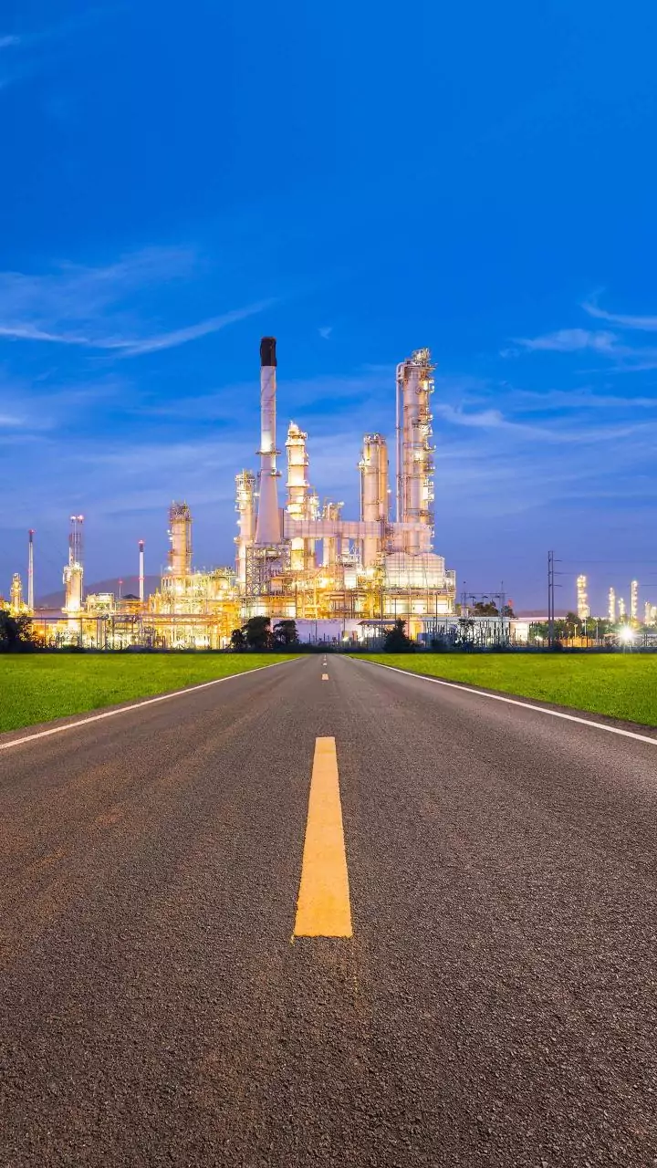 Oil Prices Drop Over 6% Amid Hopes for U.S.-Iran Diplomatic Breakthrough