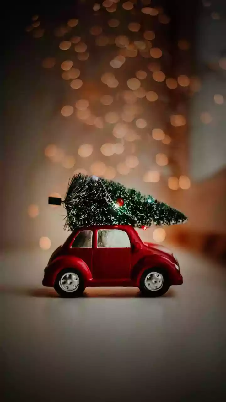 US Man Decorates His Luxurious Sports Car Worth $100K With 2500 Christmas Lights, Later Realises It Violates Traffic Rules | WATCH