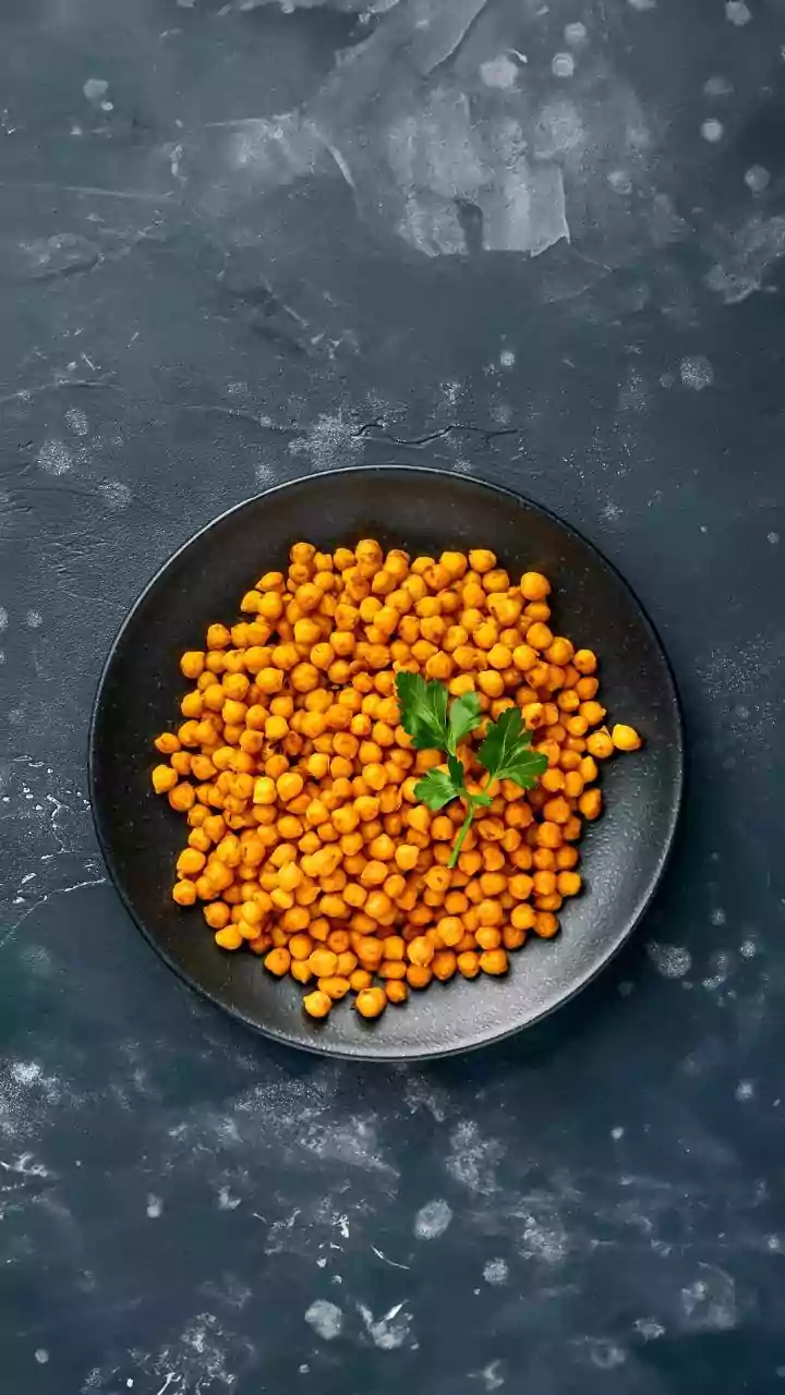 ‘Be Aware’: Man Washes Packaged Chana Bought From Blinkit, Yellow Colour Starts Coming Off
