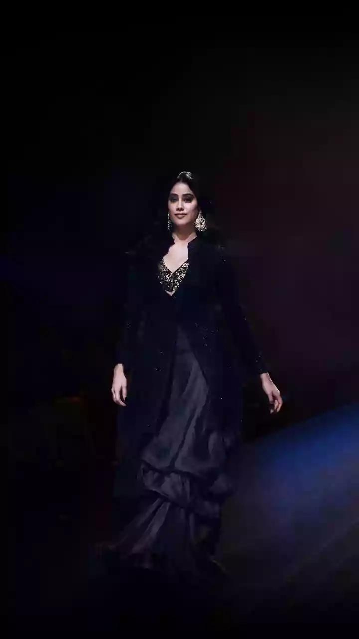 Fashion, Architecture and Multimedia Meet at India Couture Week