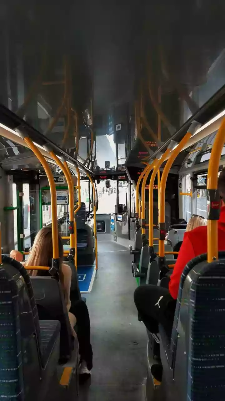 Delhi Metro Stuns British Traveler: A World-Class Commute Outshining London!