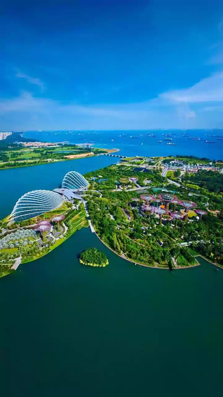 Spit, Swap, Scoot: 'Smart-Mouth' Indian Tourist Jailed For US$154,000 Diamond Heist In Singapore