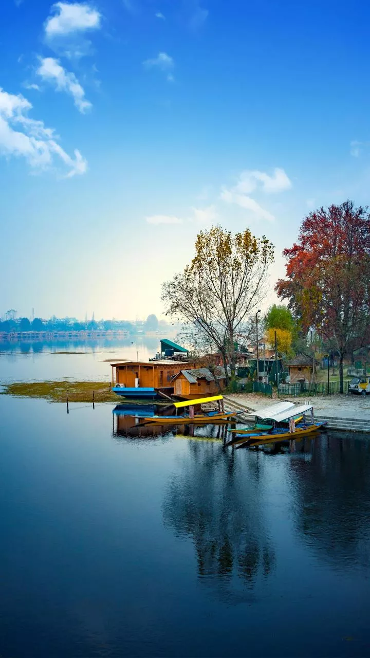 Delhi's getting a Kashmiri-style houseboat on the Yamuna