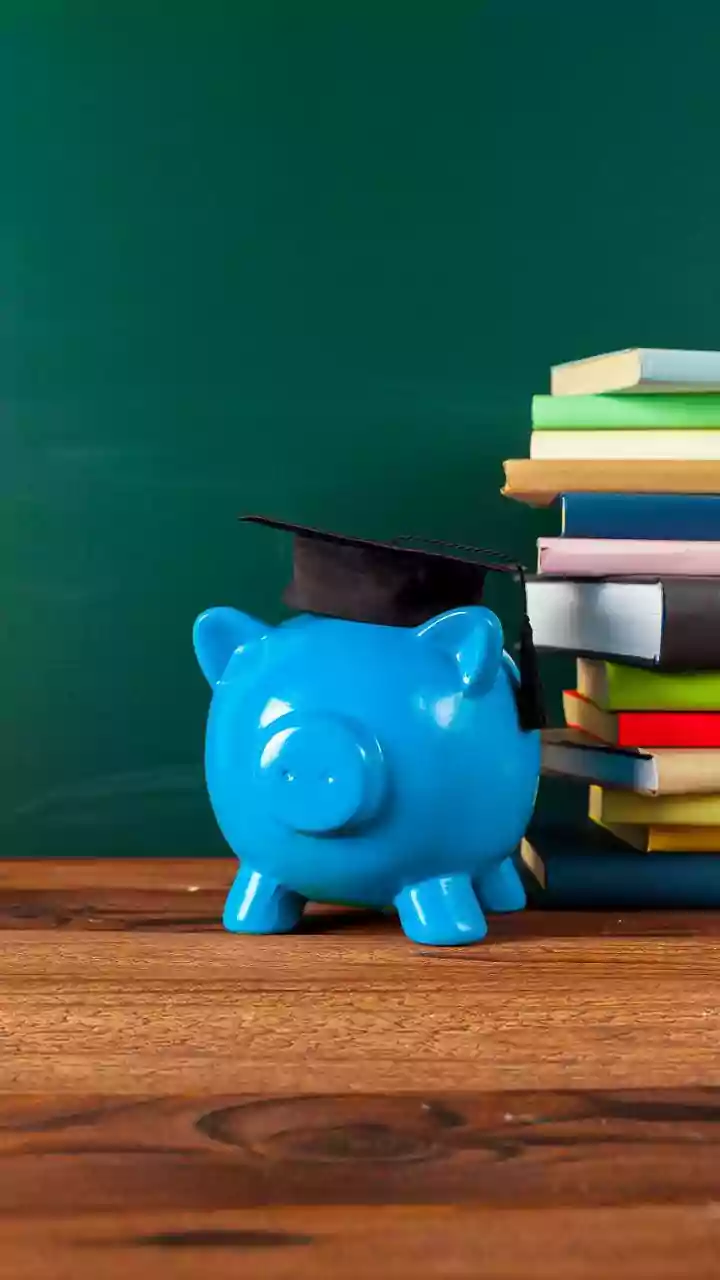 How Fresh Graduates Can Build A Solid One Lakh Emergency Fund In Months