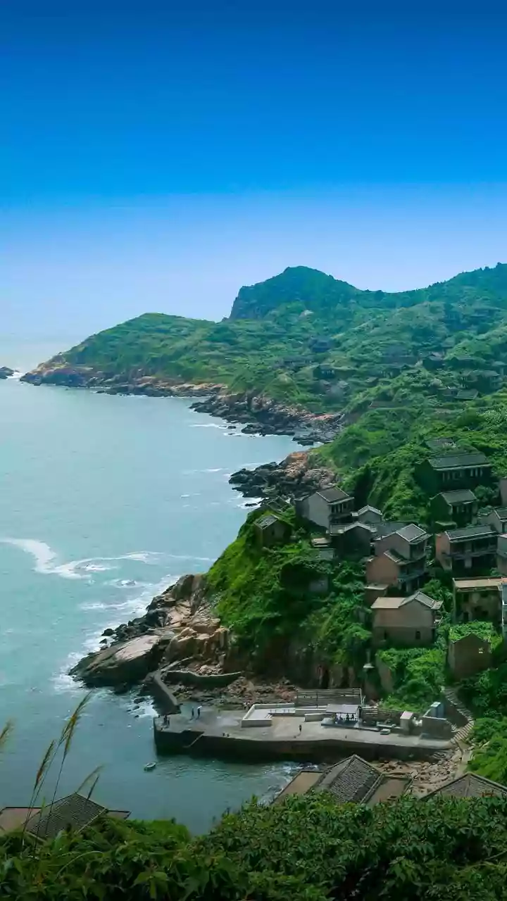 Why Young Weekenders Are Swapping Coastal Parties For Peaceful Gokarna Yoga Lodges