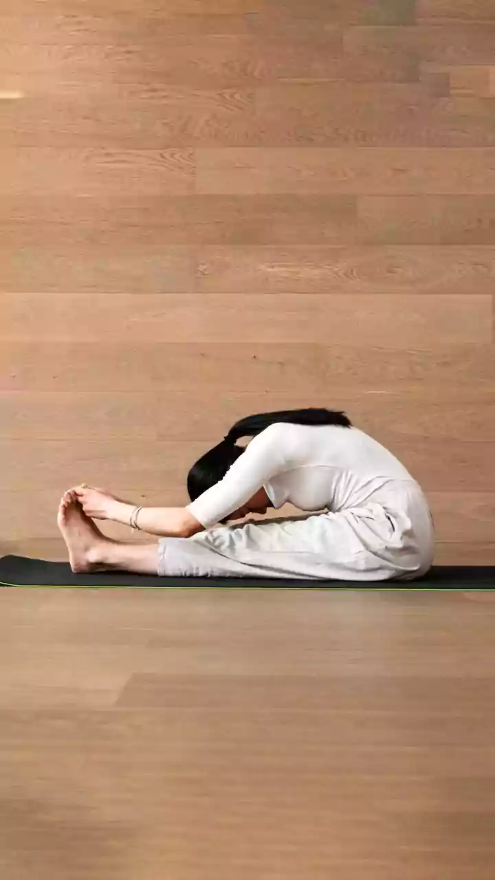 How Easy Yoga Movements Help Teenagers Release Exam-Related Muscle Stiffness And Mental Overwhelm Today