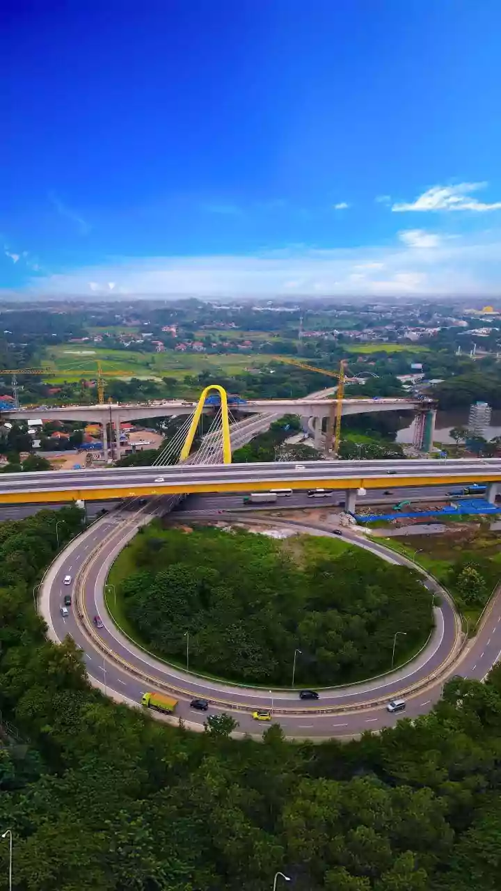 Second Fall From Wazirpur Flyover In Three Days Raises Fresh Safety Fears