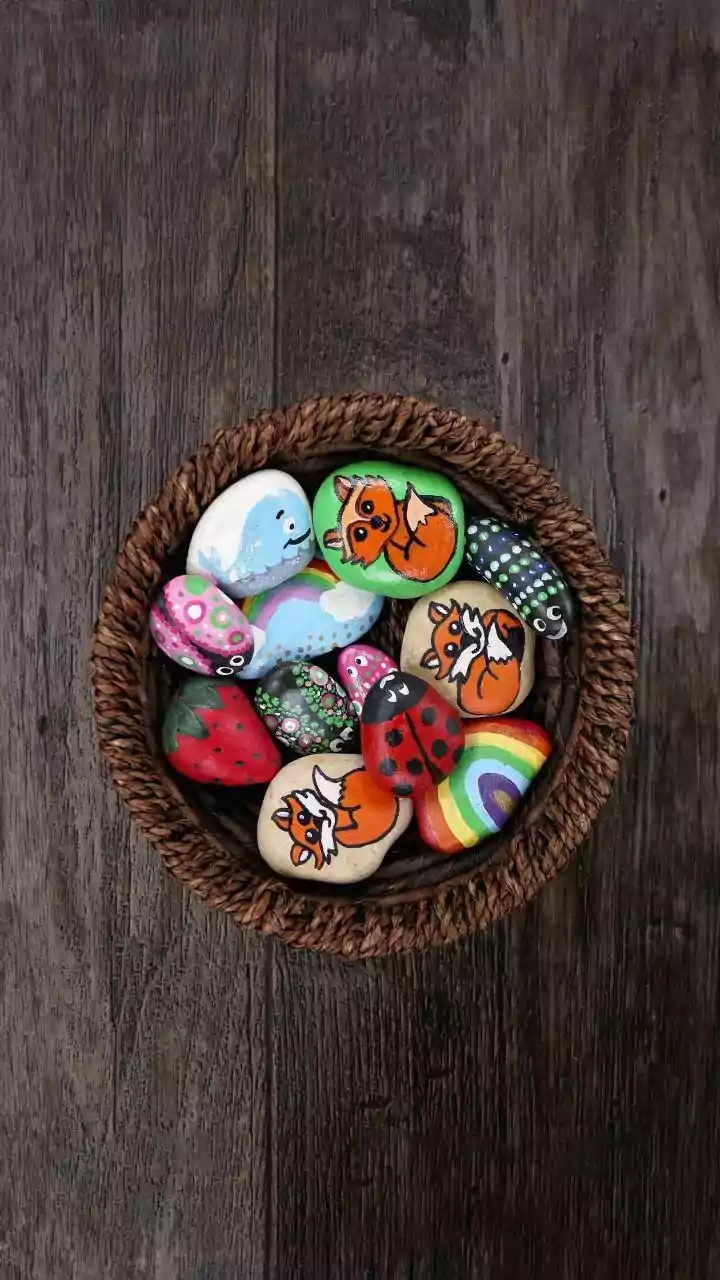 DIY: How to make pebble art