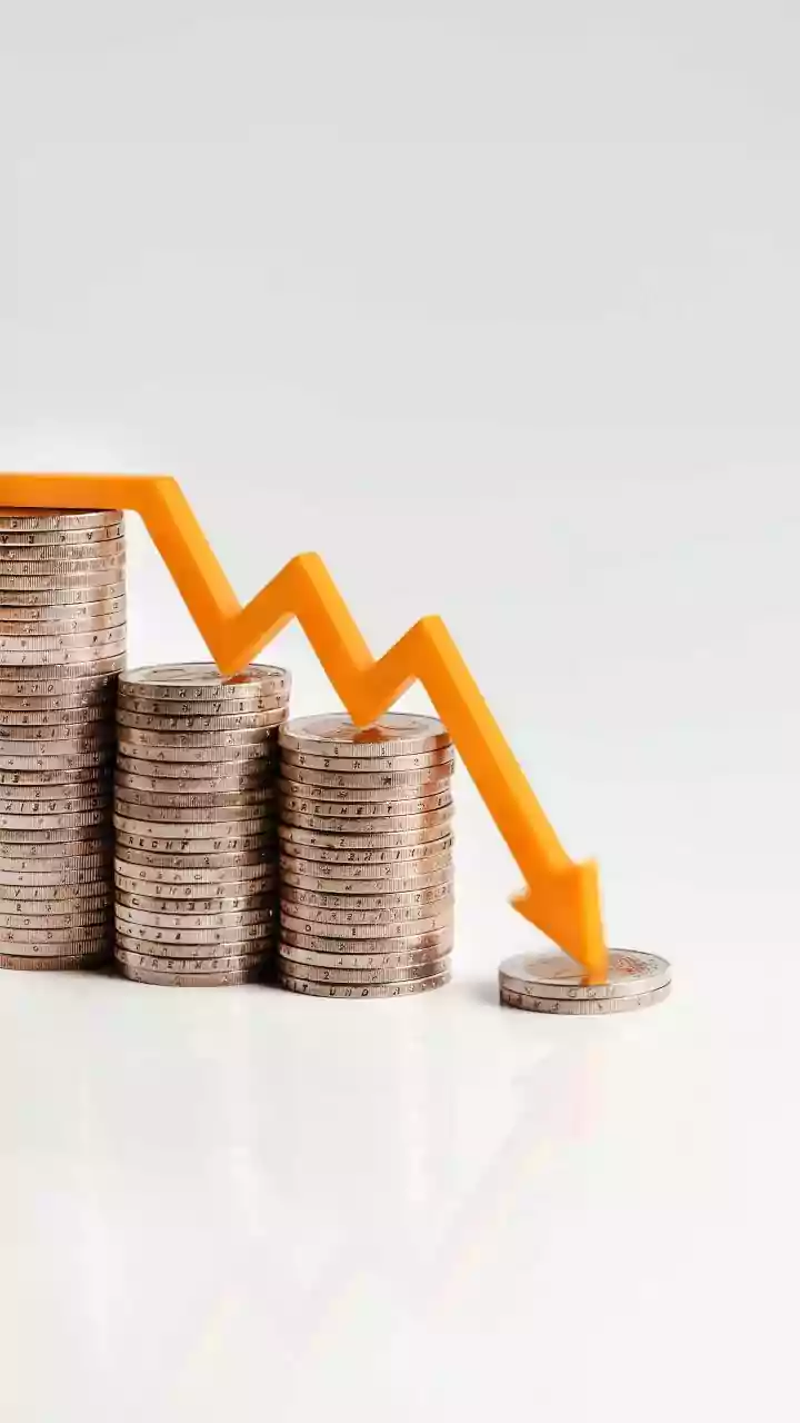 Rupee Plunges 5% In 2025, Becomes Asia's Worst-Performing Currency