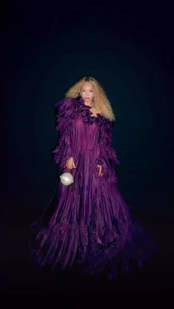 Beyoncé reinventa vestido icônico para celebração de 10 anos do ‘Lemonade’