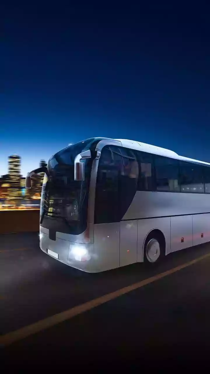 Phone Snatcher Tries To Flee, Ends Up Dangling From Moving Bus: ‘Immediate Justice Served’ | Video