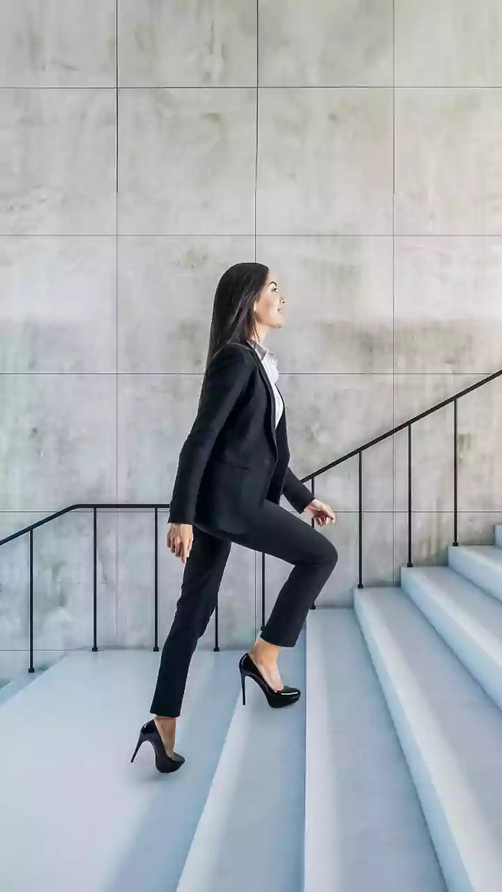 July Hiring Growth for 7-10-Year Professionals: What to Know About Job Switching with a Stronger Track Record