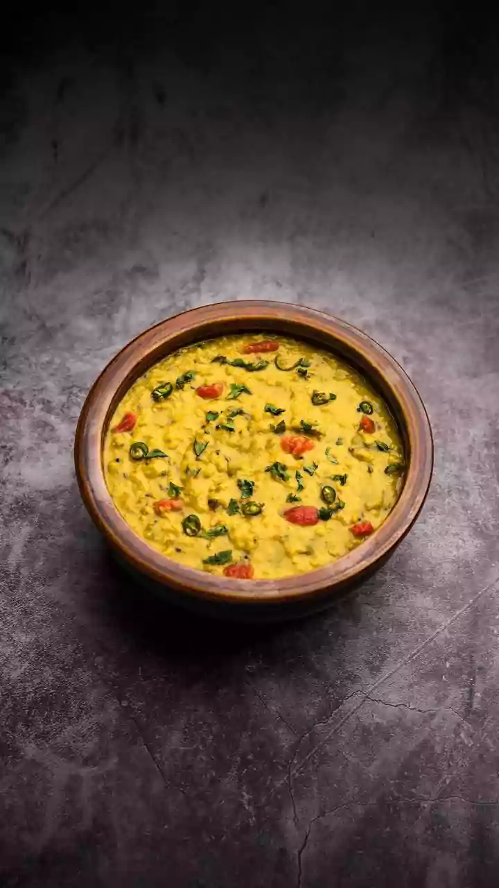 Culinary Genius: Lucknow's Royal Chef & Queen's Feast