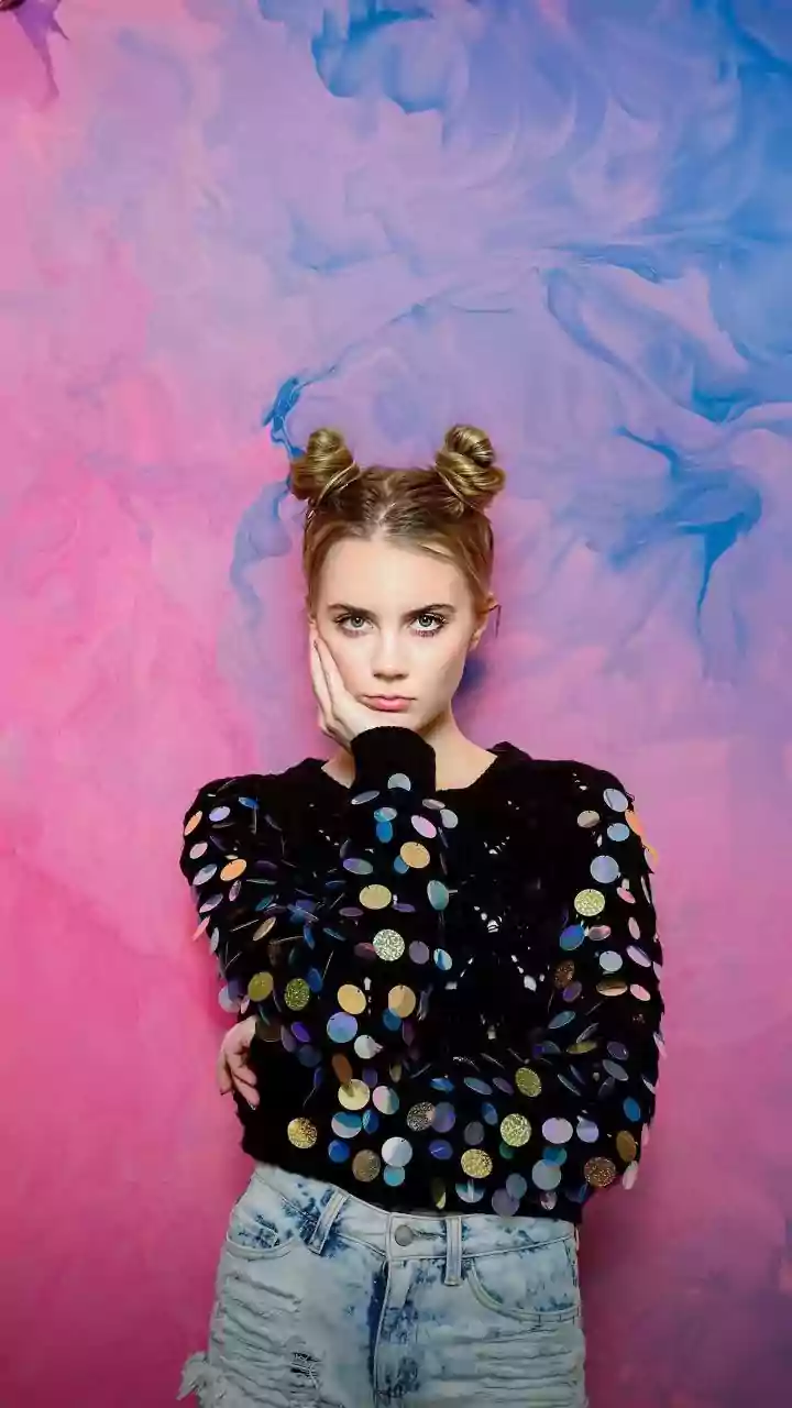 From Half-Up Twists to Top Knots: Frizz-Friendly Hair Using Anti-Frizz Products Sparingly