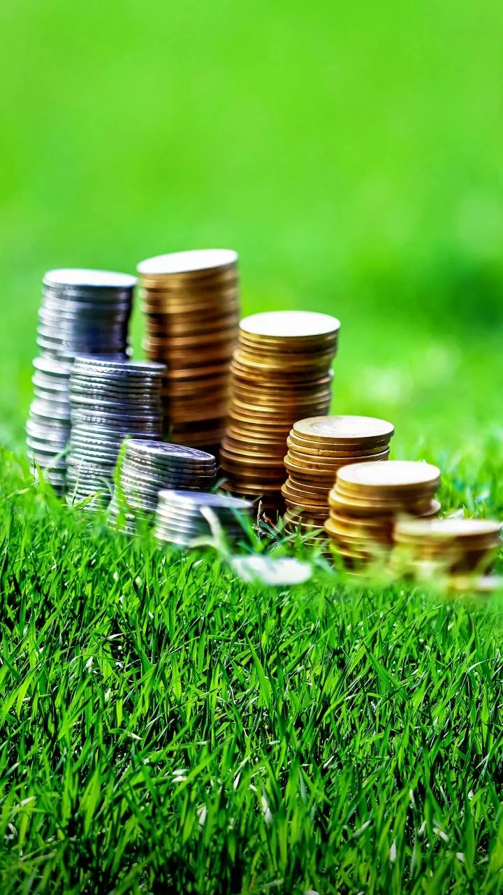 Gold, silver prices rise on MCX: Check rates