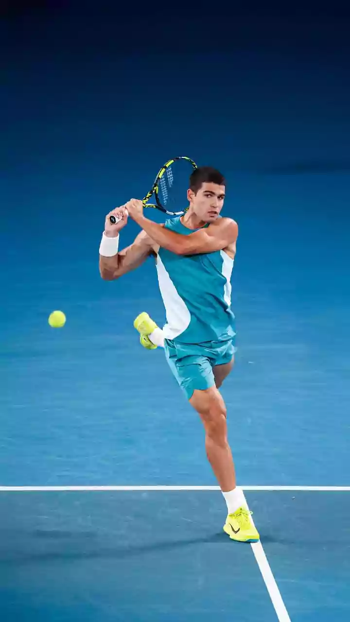 Australian Open: Alcaraz holds off Walton in Melbourne opener