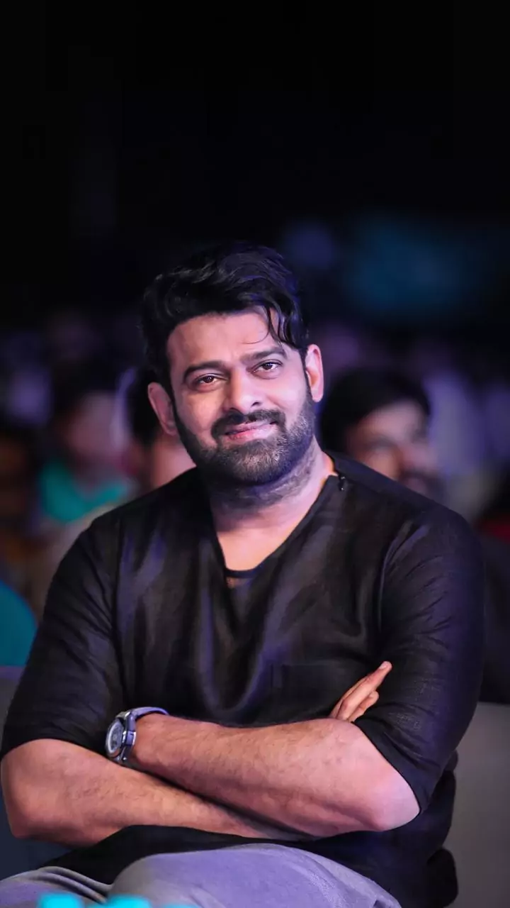 Prabhas sustains minor injury while shooting for 'Fauzi': Reports