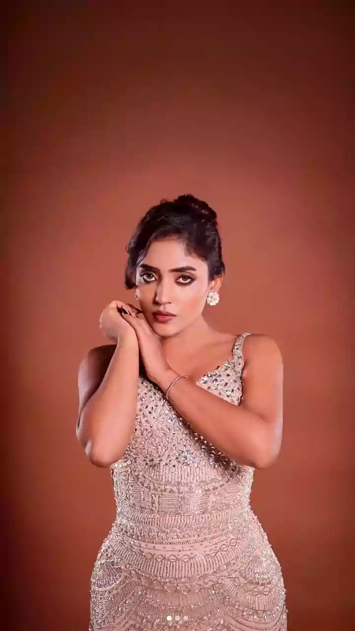Who is Tanya Mishra? The Bihar-Born Model-Actress Being Called India's New 'National Crush'