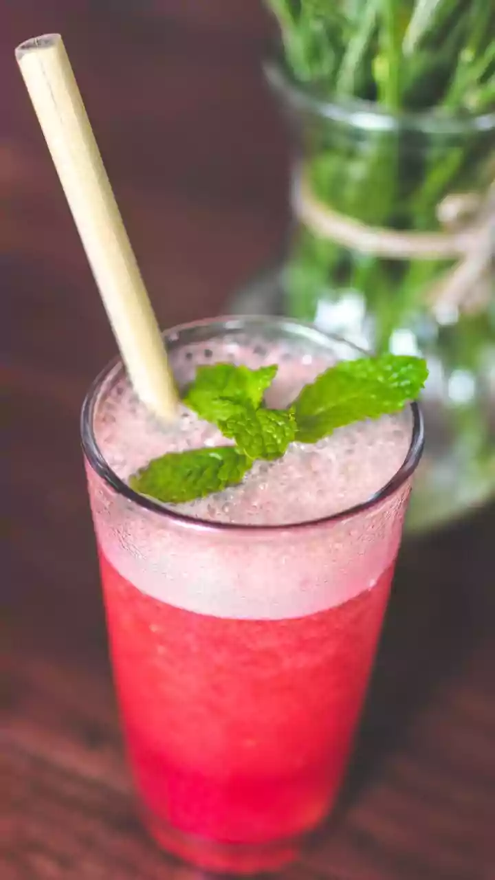 Urban Cafes Feature Cold-Pressed Fruit Vinegar Shrubs To Satisfy Demand For Healthier Beverage Swaps