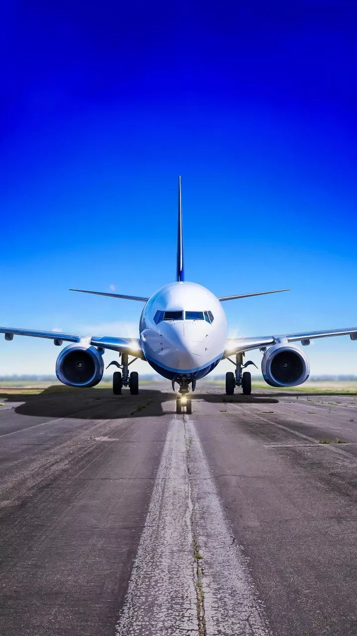 IndiGo cancels 562 flights across major metro airports