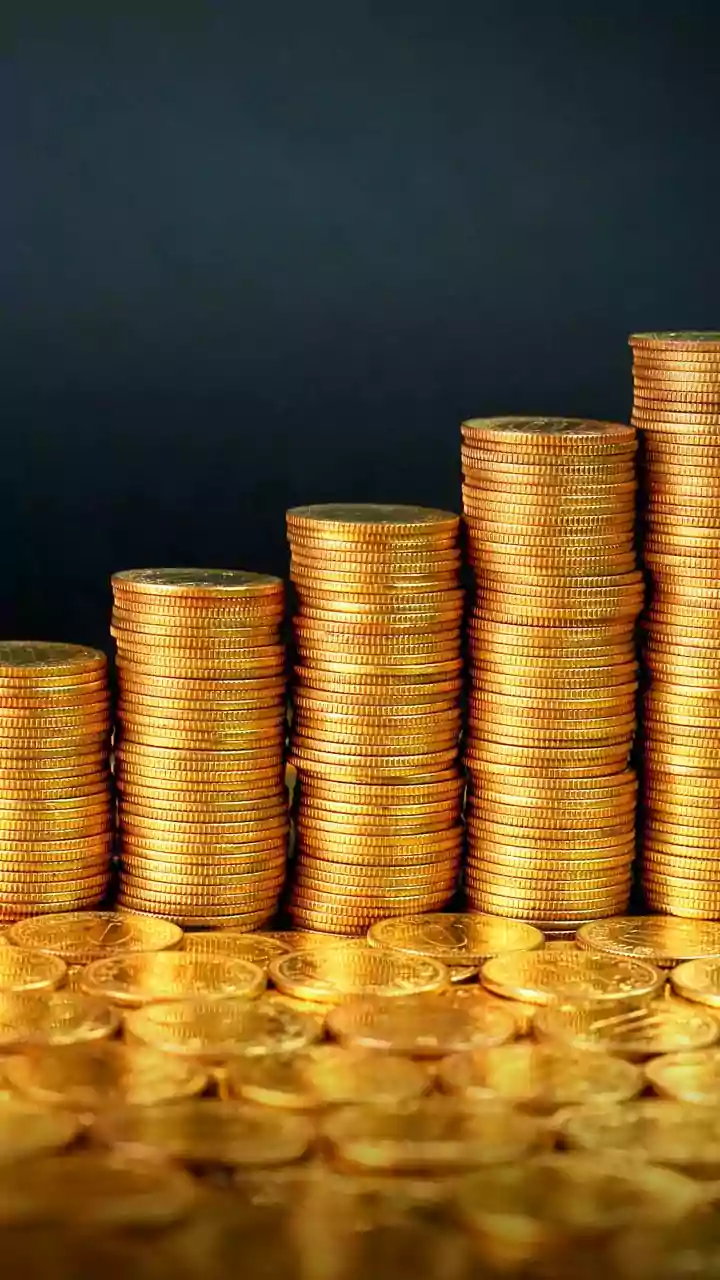 Silver, gold hit lifetime highs on weak dollar, Fed rate easing hopes