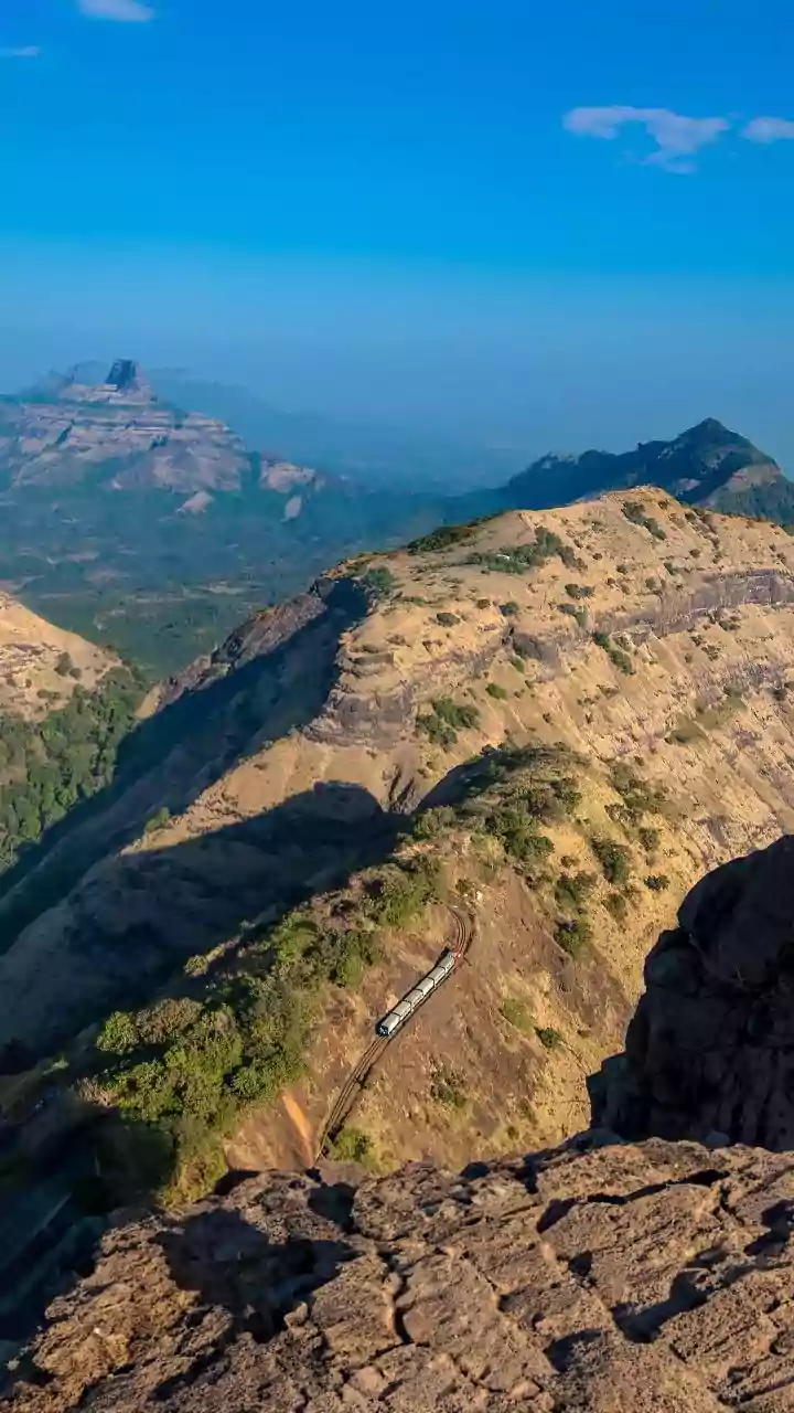 Vista-Dome Glass Coaches Transform Konkan Rail Routes Into Prime Independence Day Travel Choice